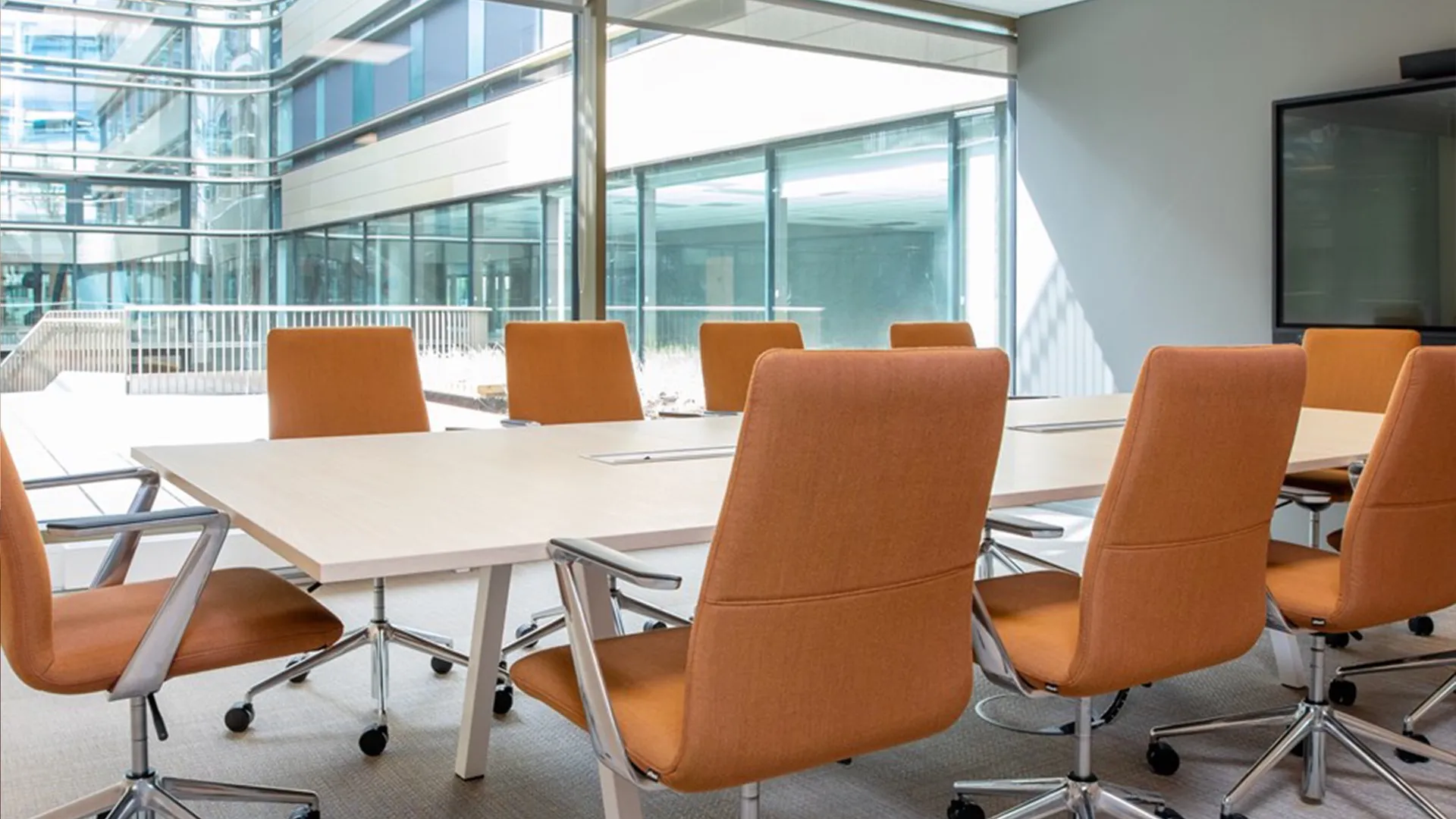 Bilde av møtelokalet på Skøyen med plass til 12 personer