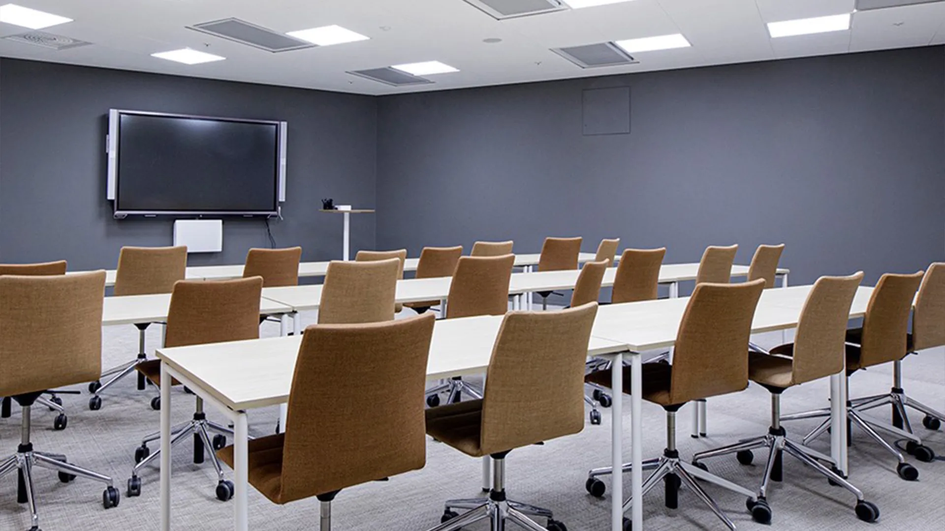 Bilde av møterommet med plass til 30 personer